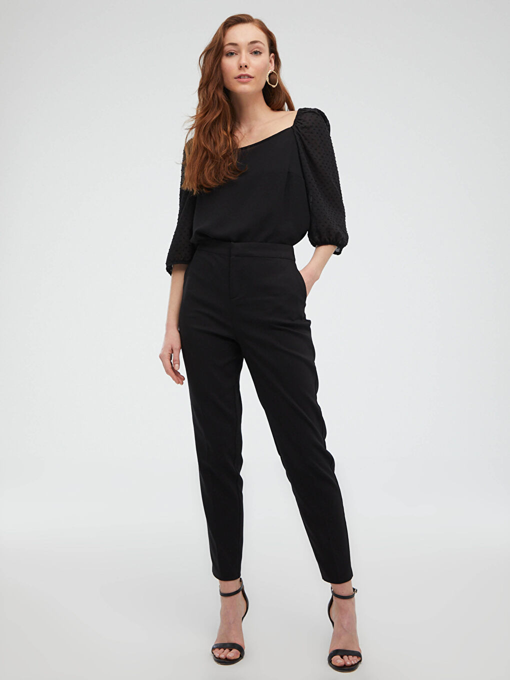 بلوزة نسائية بأكمام بالون منقوشة بياقة على شكل قارب-1