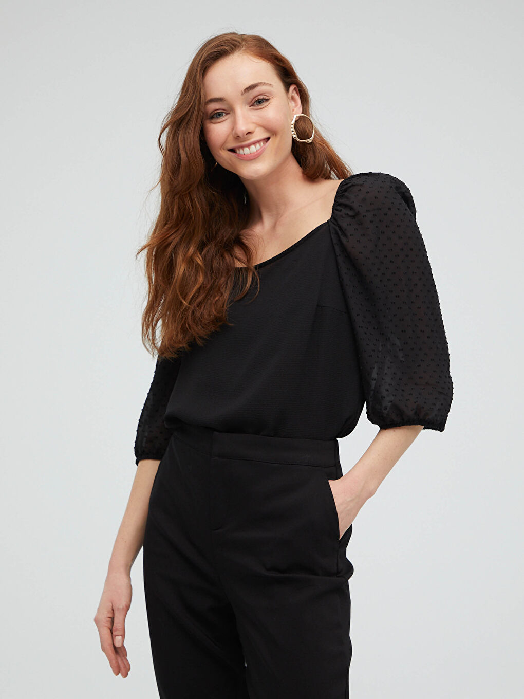 بلوزة نسائية بأكمام بالون منقوشة بياقة على شكل قارب-2