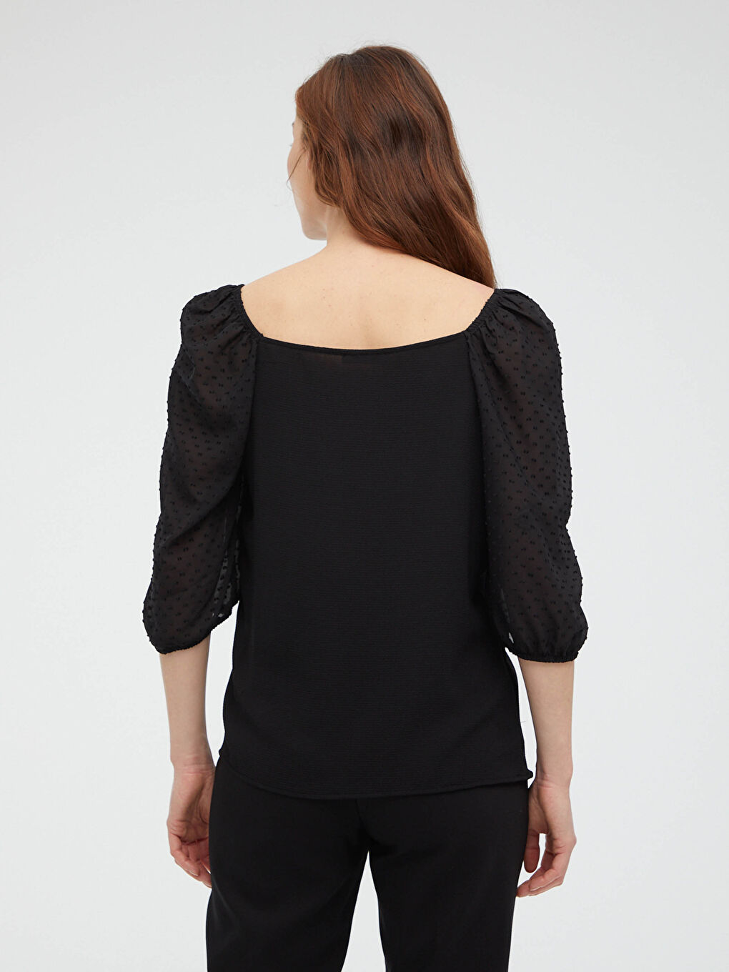 بلوزة نسائية بأكمام بالون منقوشة بياقة على شكل قارب-3