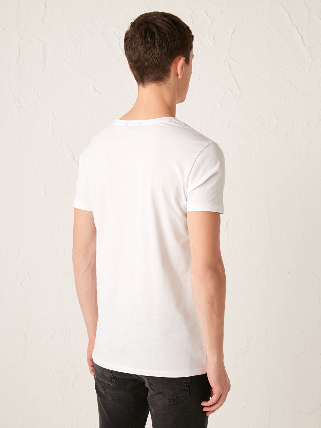 Beyaz Bisiklet Yaka Baskılı Penye Tişört-4