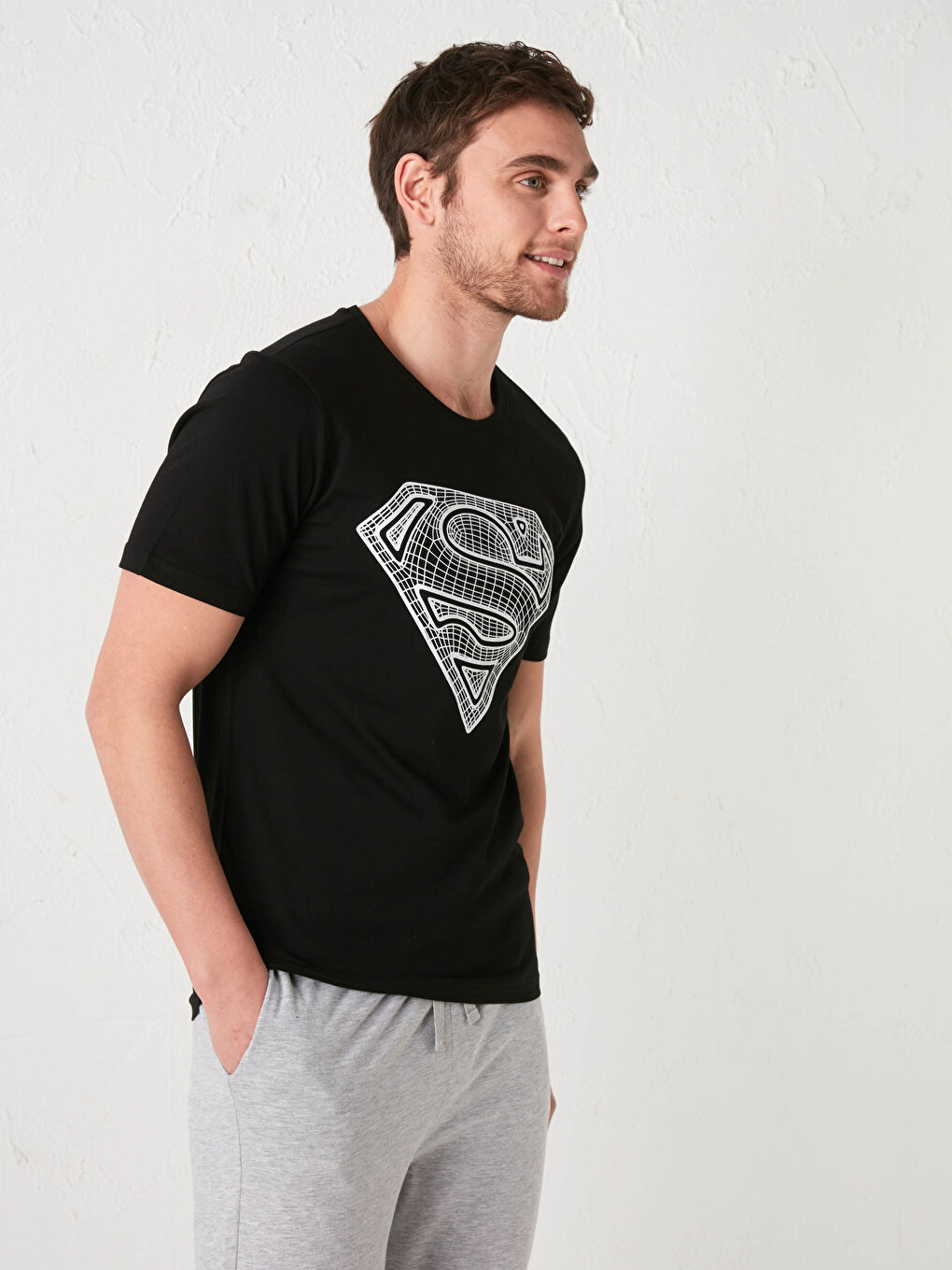 Siyah Dar Kalıp Süperman Baskılı Pijama Takım