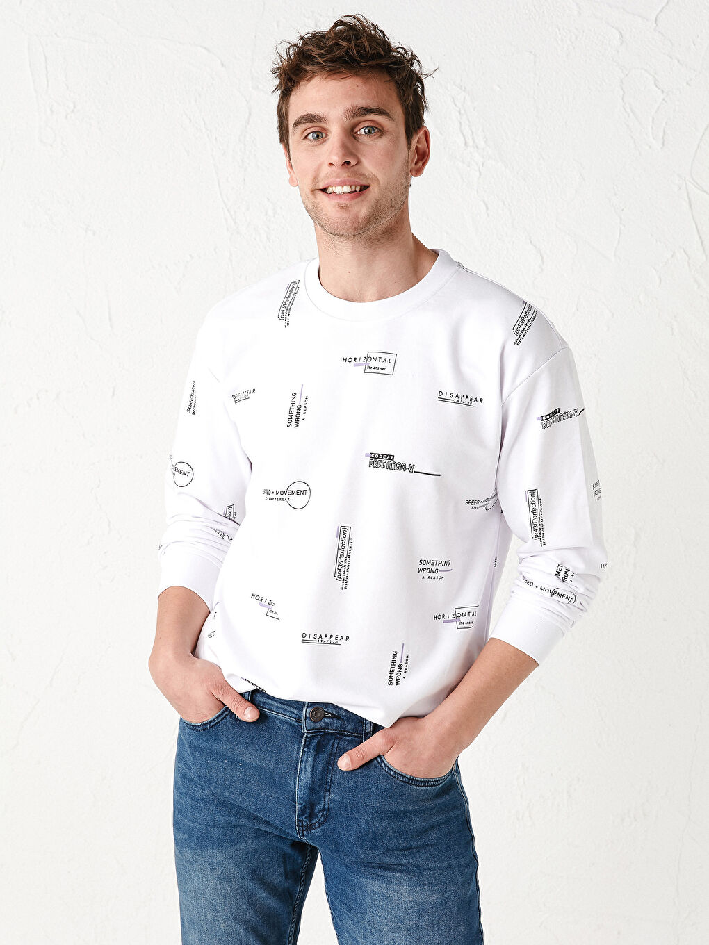 Beyaz Bisiklet Yaka Uzun Kollu Desenli Erkek Sweatshirt