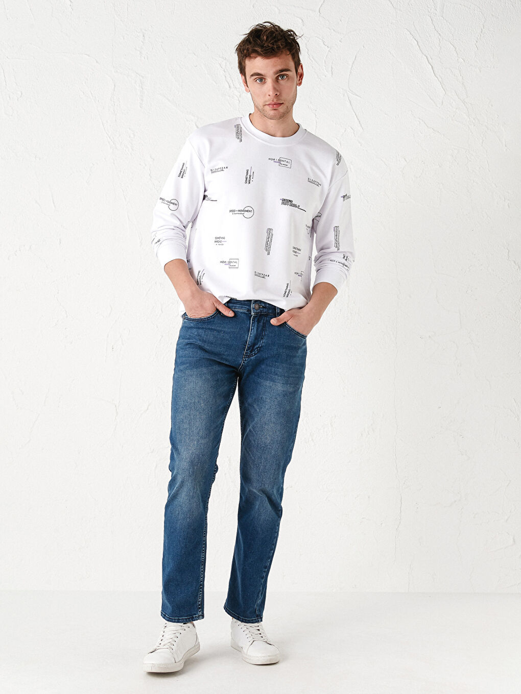 Beyaz Bisiklet Yaka Uzun Kollu Desenli Erkek Sweatshirt-3