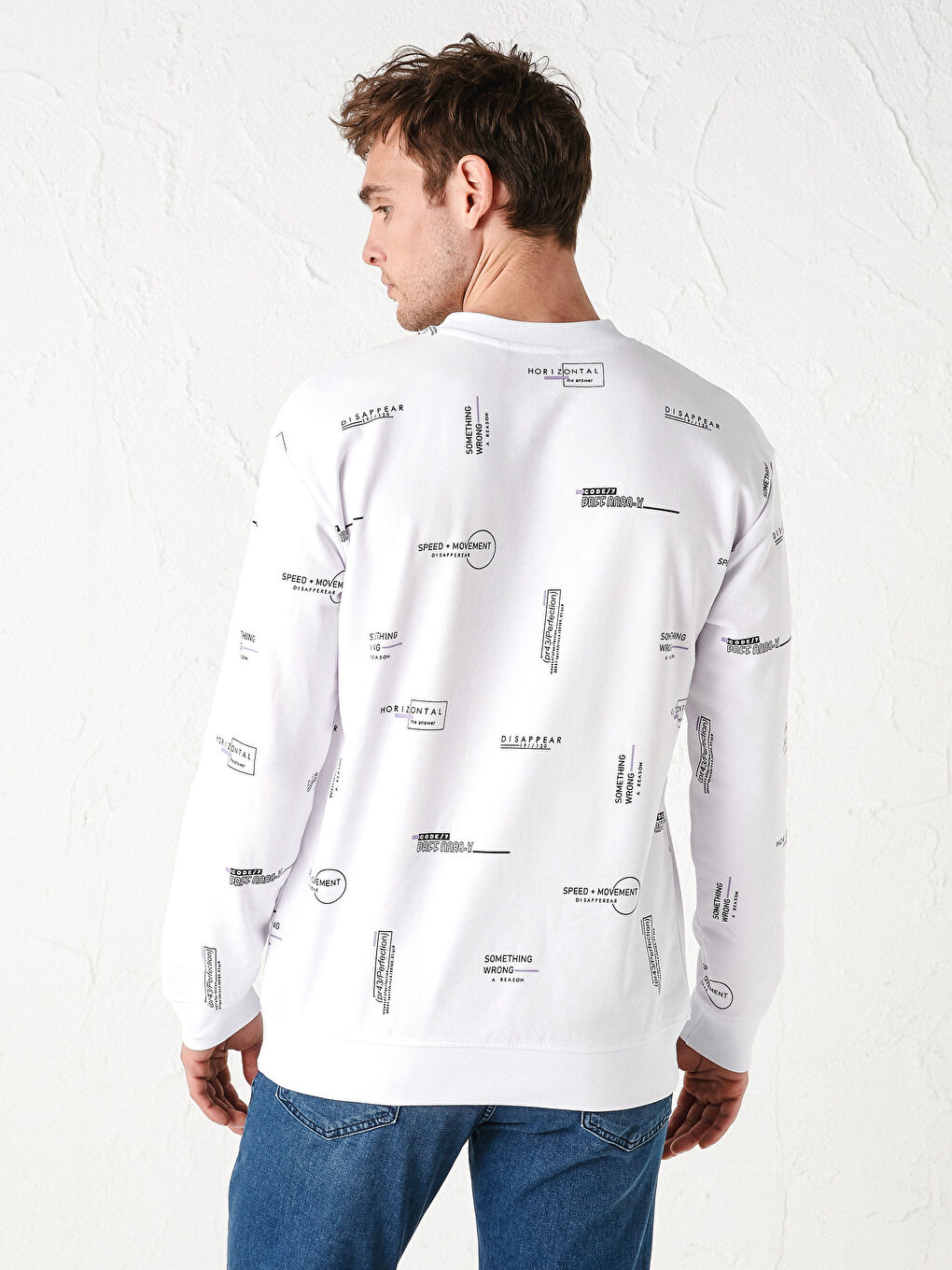 Beyaz Bisiklet Yaka Uzun Kollu Desenli Erkek Sweatshirt-4