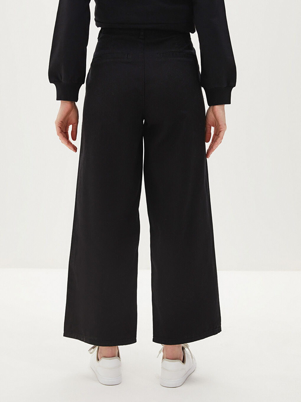 Siyah Regular Fit Geniş Paça Gabardin Kadın Pantolon-4