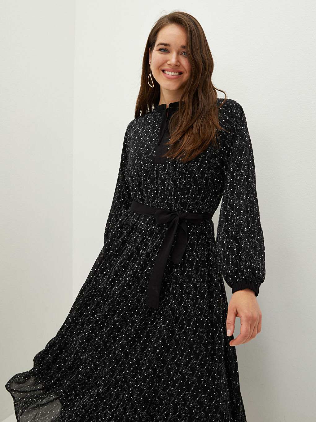 LCWAIKIKI Classic Robe à Manches Longues à Motif avec Col Lavallière pour Femmes -S1CK52Z8-LQJ