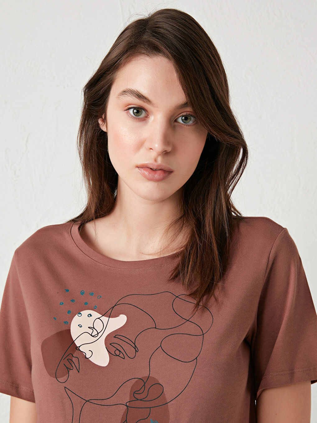 Kahverengi Bisiklet Yaka Baskılı Kısa Kollu Hamile Tişört