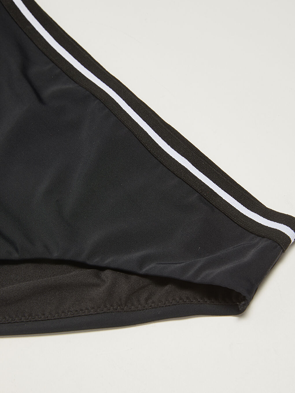 Bas de Bikini Uni pour Femmes-2