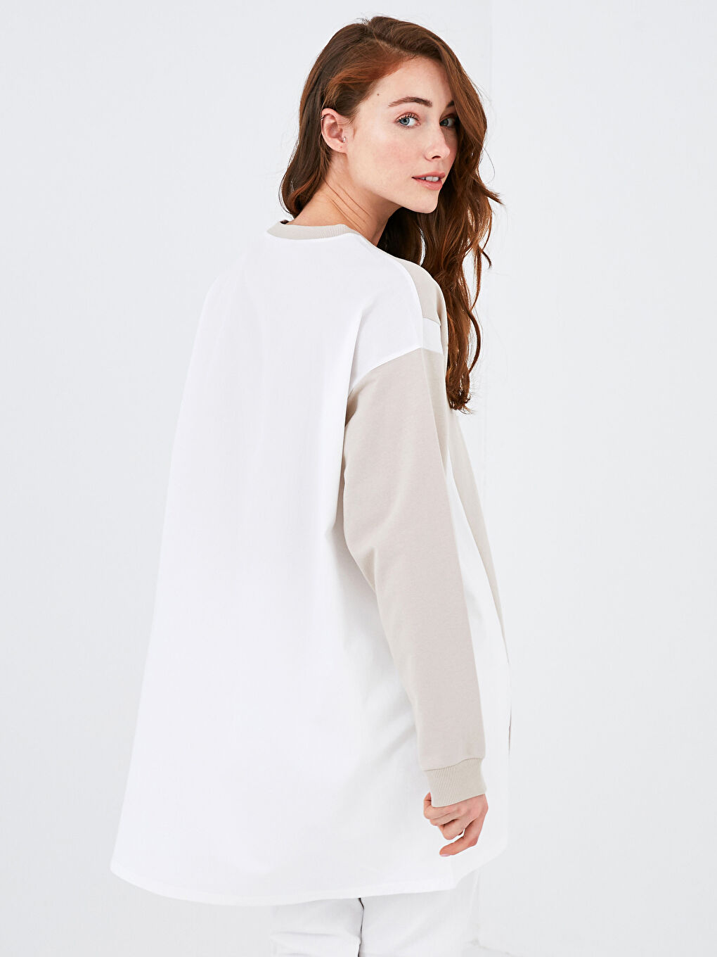 Crew Neck Long Sleeve Women's Sweatshirt Tunic with Color Block-4