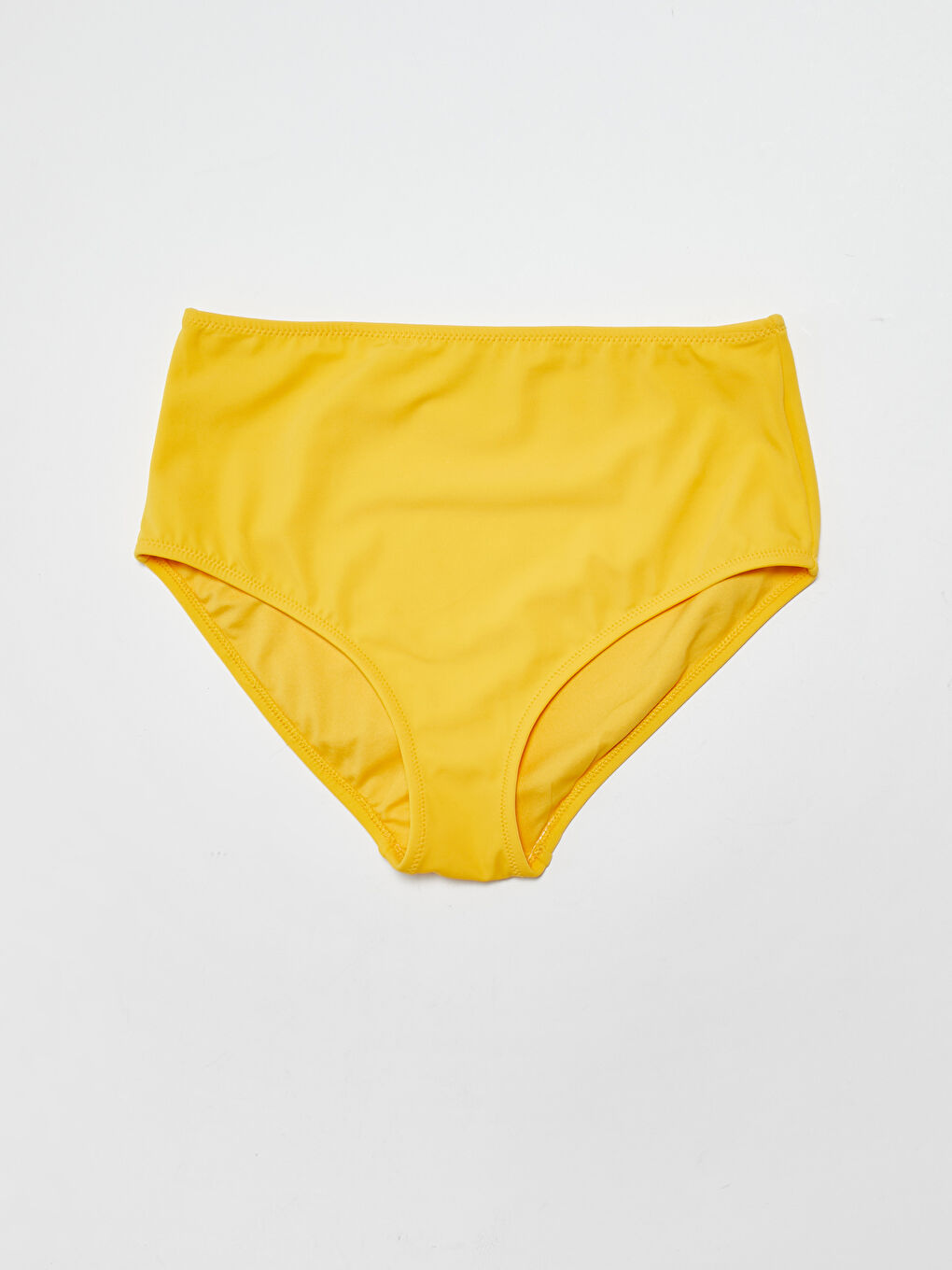 قيعان البكيني السادة للسيدات