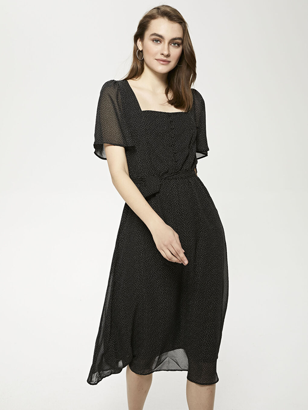 Siyah Kare Yaka Desenli Kısa Kollu Şifon Kadın Elbise-1