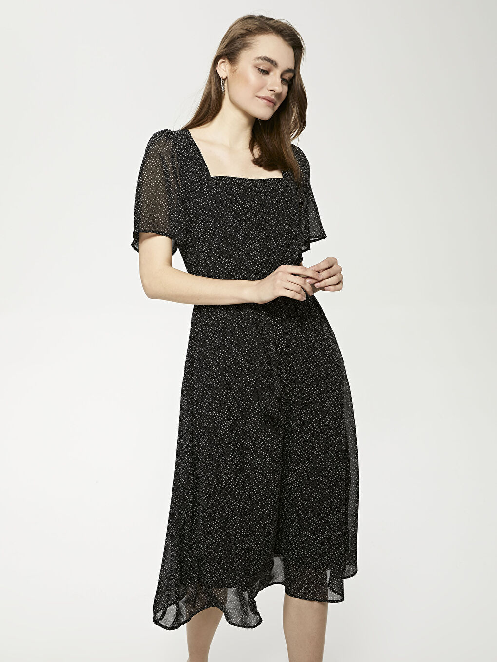 Siyah Kare Yaka Desenli Kısa Kollu Şifon Kadın Elbise-2