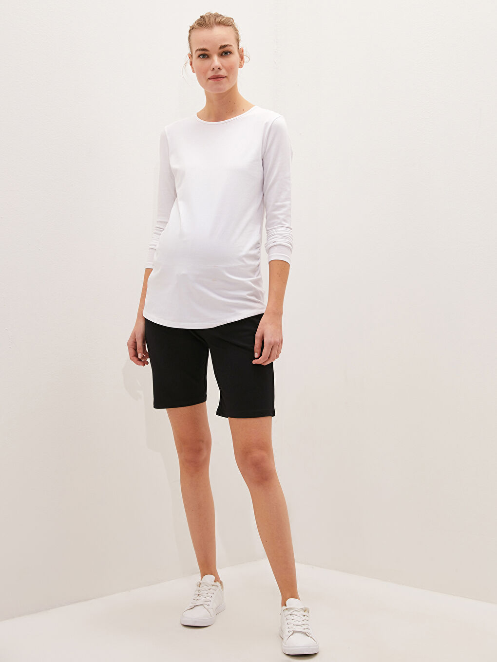 شورت حوامل بتفاصيل جيب و خصر مطاطي-4