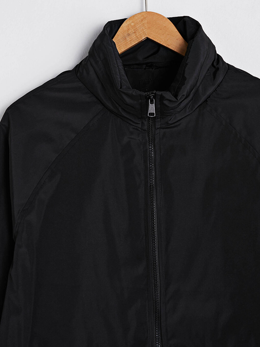 Әйелдерге арналған ұзын жеңді биік жағалы қалтасы бар жаңбырға арналған күрте-8