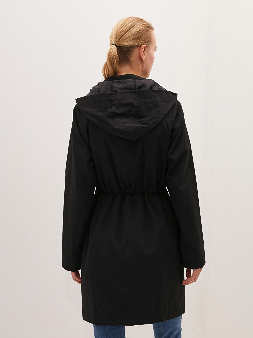 Әйелдерге арналған ұзын жеңді биік жағалы қалтасы бар жаңбырға арналған күрте-4