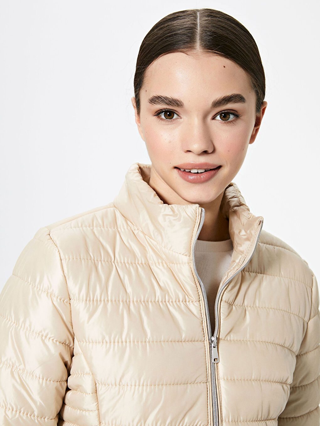 Geacă de Puf pentru Femei cu Guler Tip Pâlnie, Fermoar, Mânecă Lungă-1