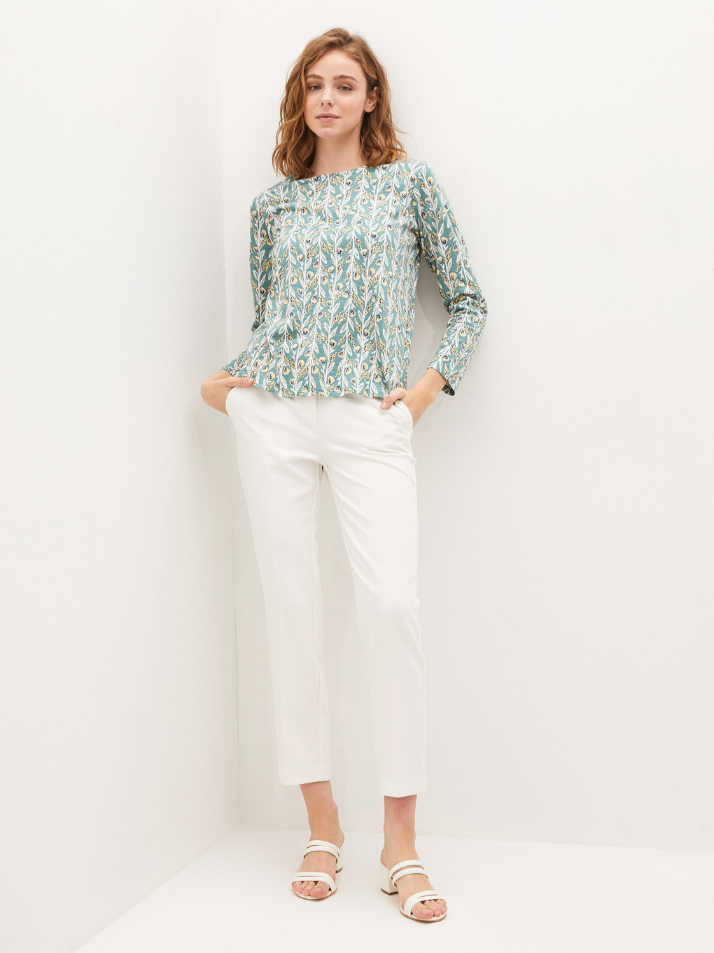 Crew Neck Floral Print Long Sleeve Women's T-shirt-2