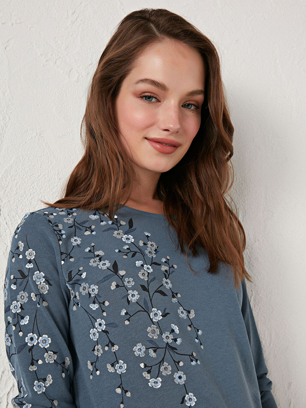İndigo Bisiklet Yaka Çiçek Baskılı Uzun Kollu Tişört-1