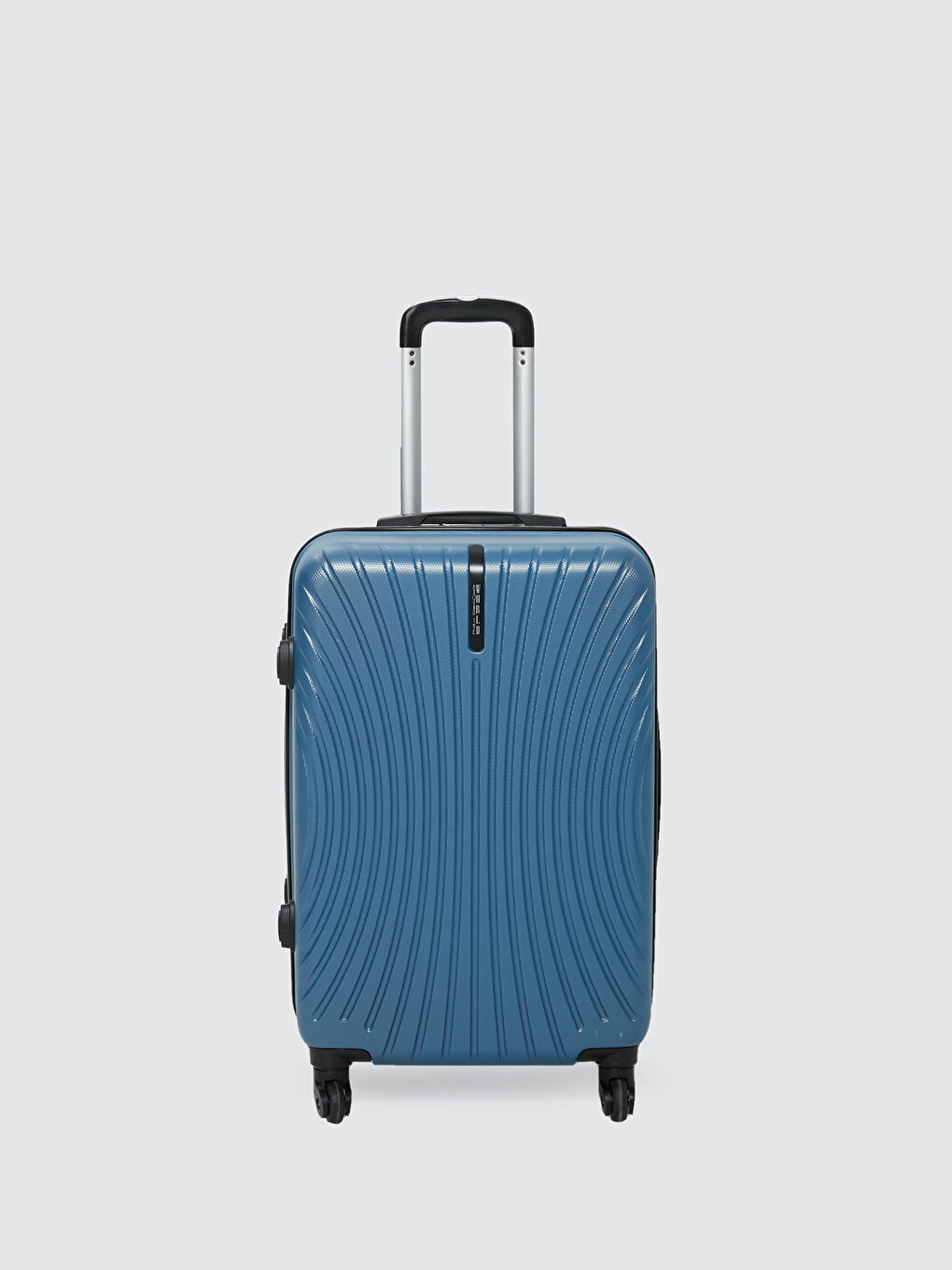 Среден размер куфар