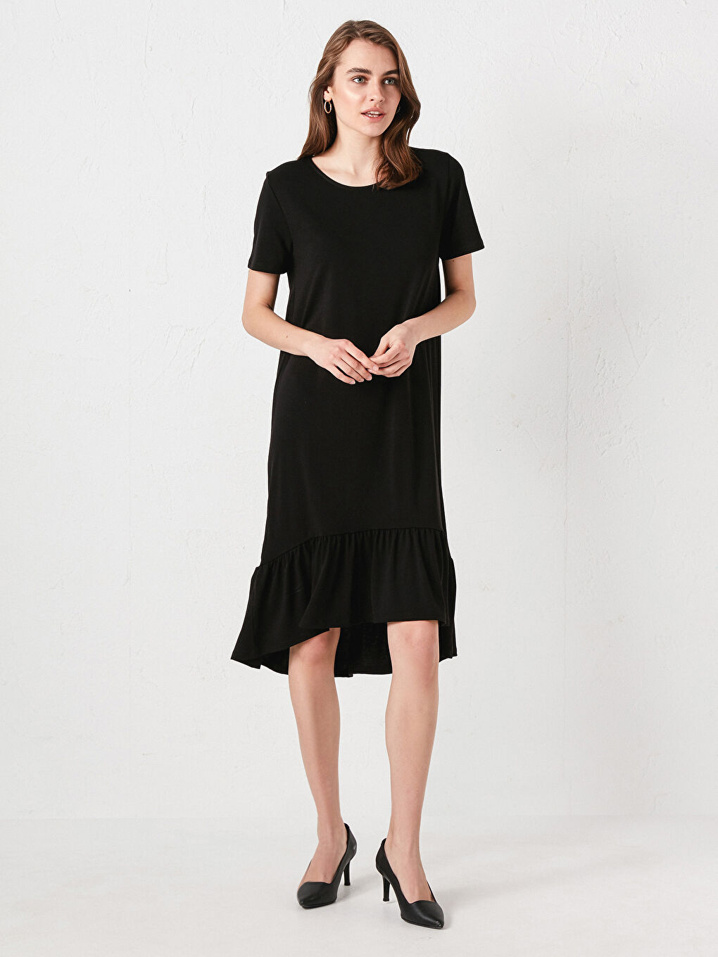 فستان نسائي بياقة دائرية سادة بأكمام قصيرة-1