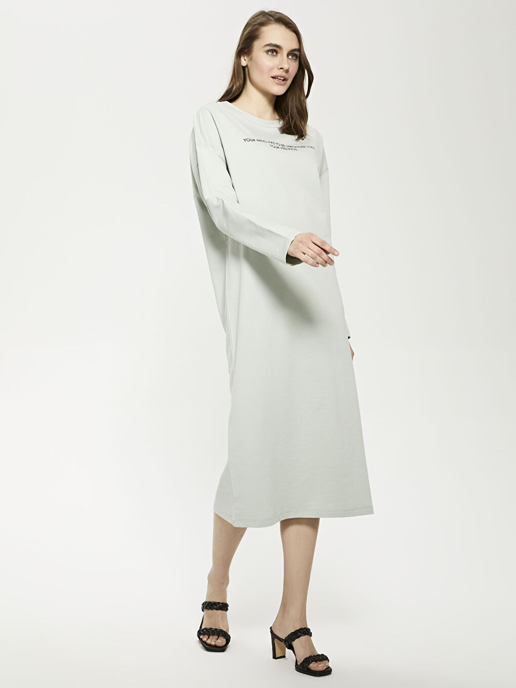 Robe pour Femmes à Col Rond Imprimée à Manches Longues-1