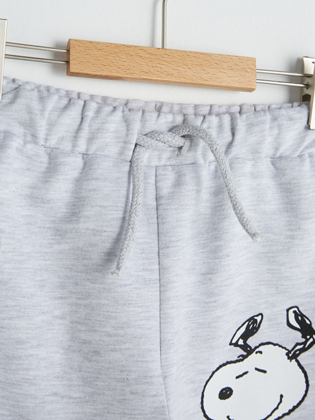 شورت للأولاد الرضع بطبعة سنوبي وخصر مرن-2