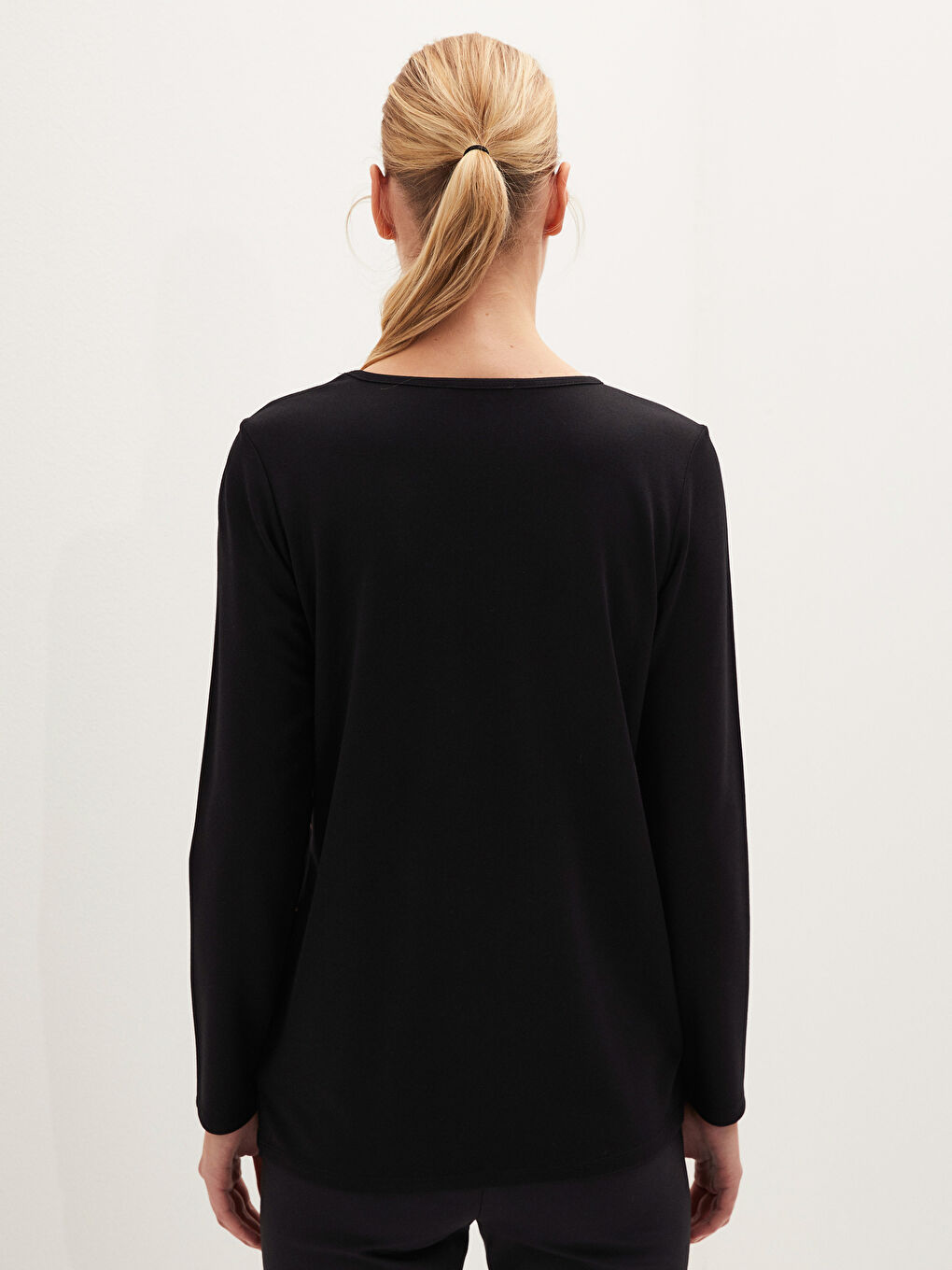 Siyah V Yaka Dantel Detaylı Ekose Uzun Kollu Kadın Bluz-3