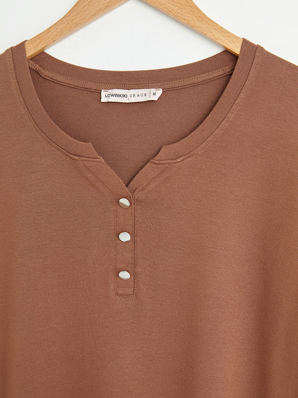 Kahverengi V Yaka Düz Krep Kadın Tişört-13