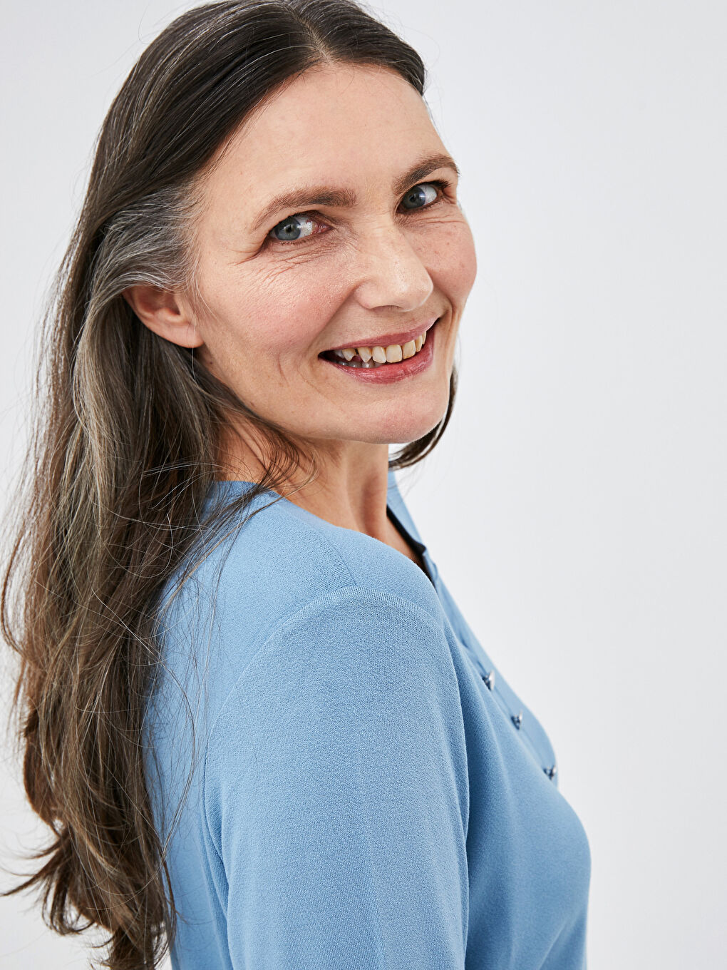 Mavi V Yaka Düz Krep Kadın Tişört-5