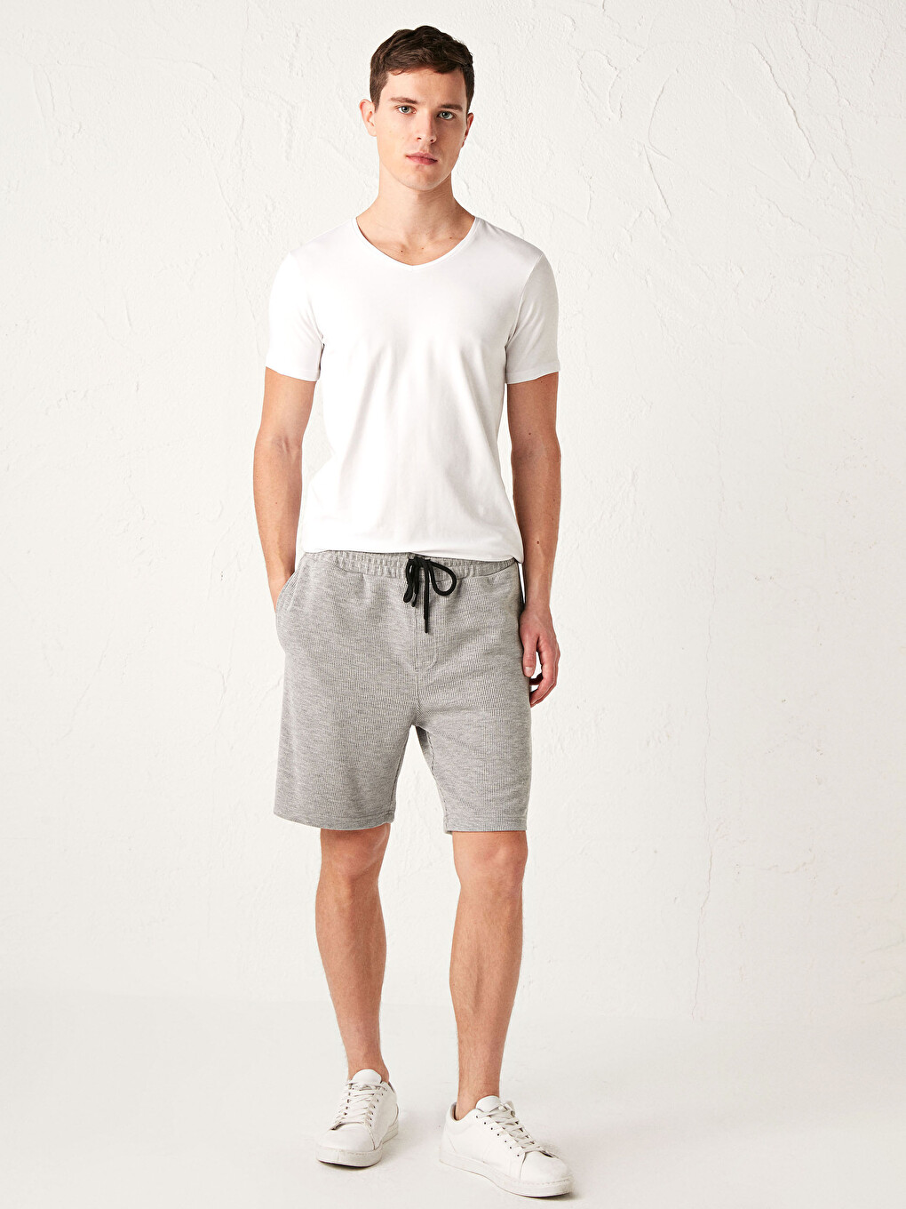 XSIDE Standard Fit Sweat Shorts - S1CS10Z8-J2B - LC Waikiki