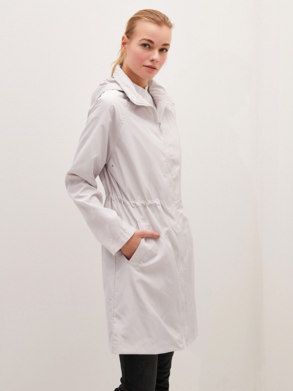 Bej Kapüşonlu İnce Yağmurluk-2