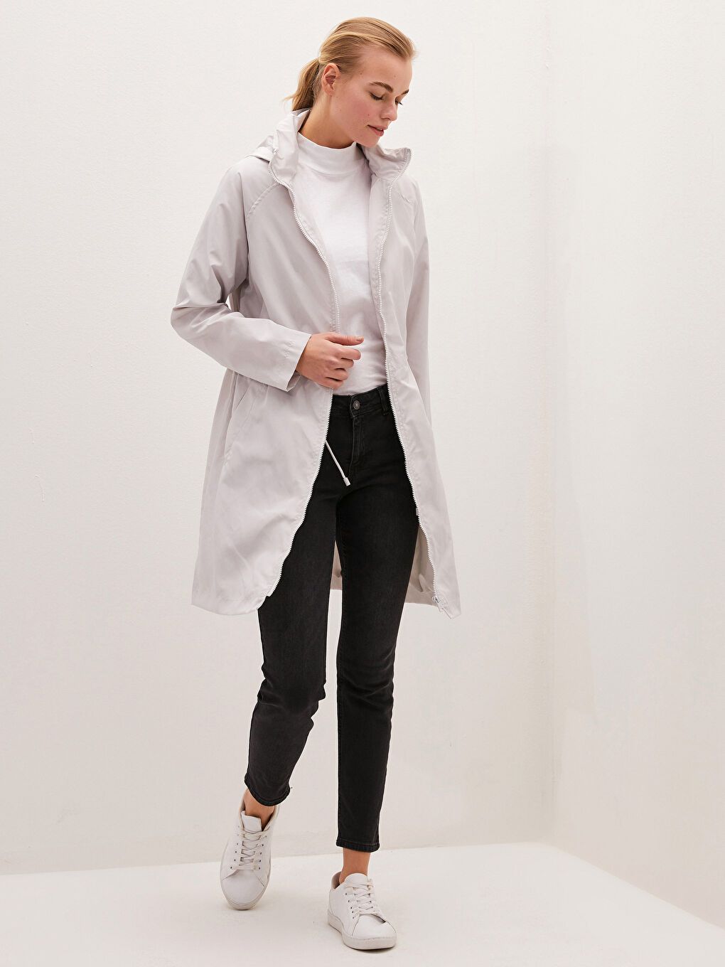 Bej Kapüşonlu İnce Yağmurluk-4