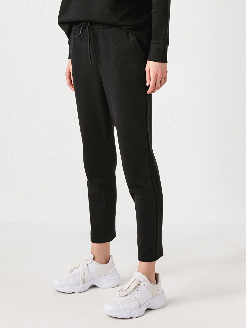 Siyah Beli Lastikli Kadın Eşofman Alt-3