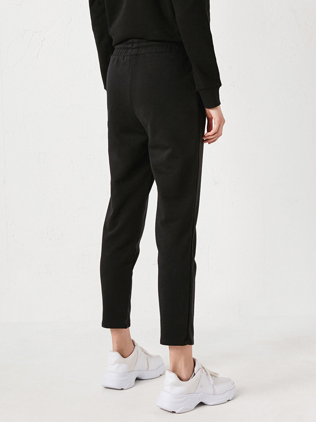 Siyah Beli Lastikli Kadın Eşofman Alt-4