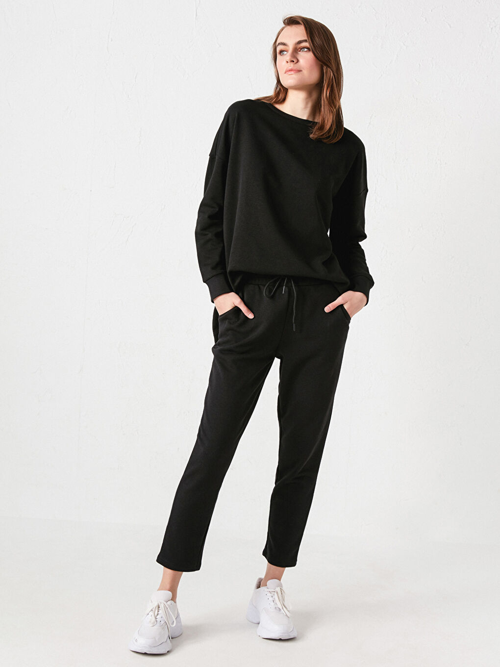 Siyah Beli Lastikli Kadın Eşofman Alt-5