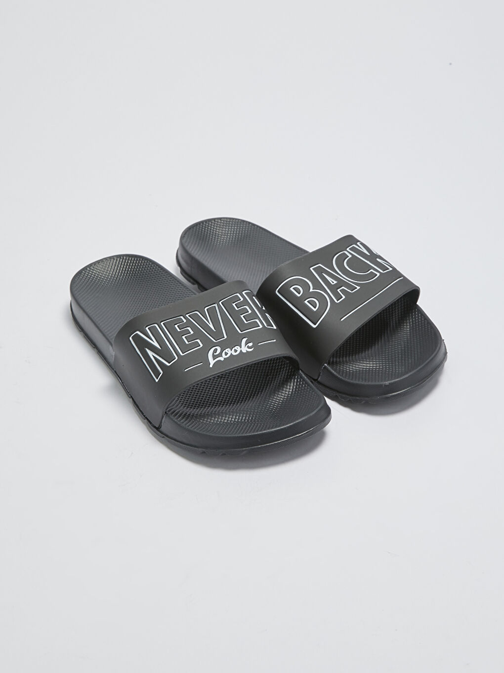 Siyah Yazı Baskılı Erkek Terlik