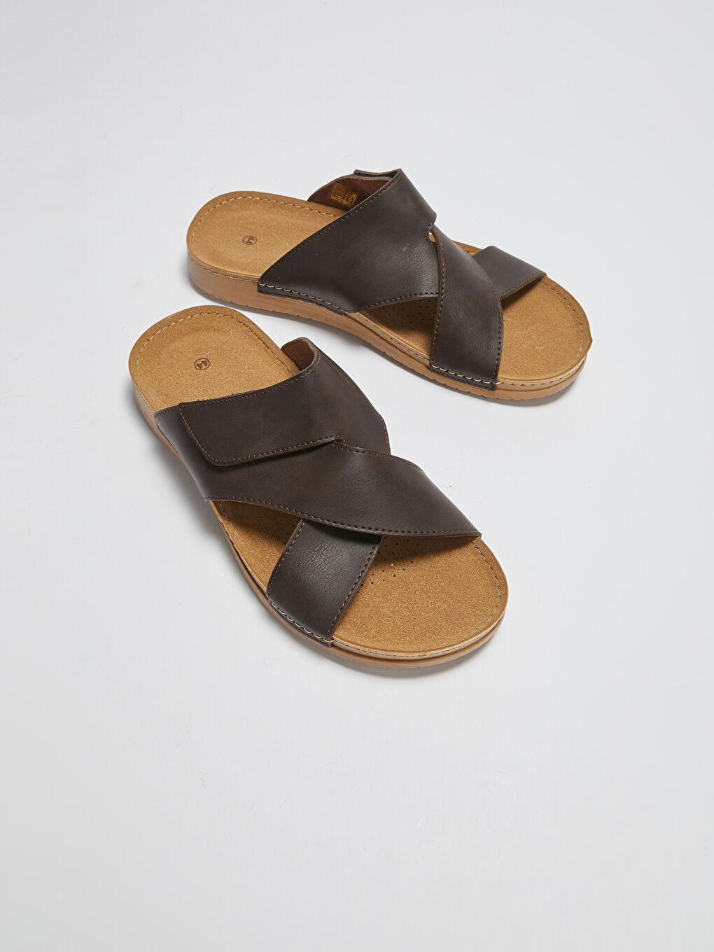 Kahverengi Deri Görünümlü Çapraz Bantlı Erkek Terlik-3