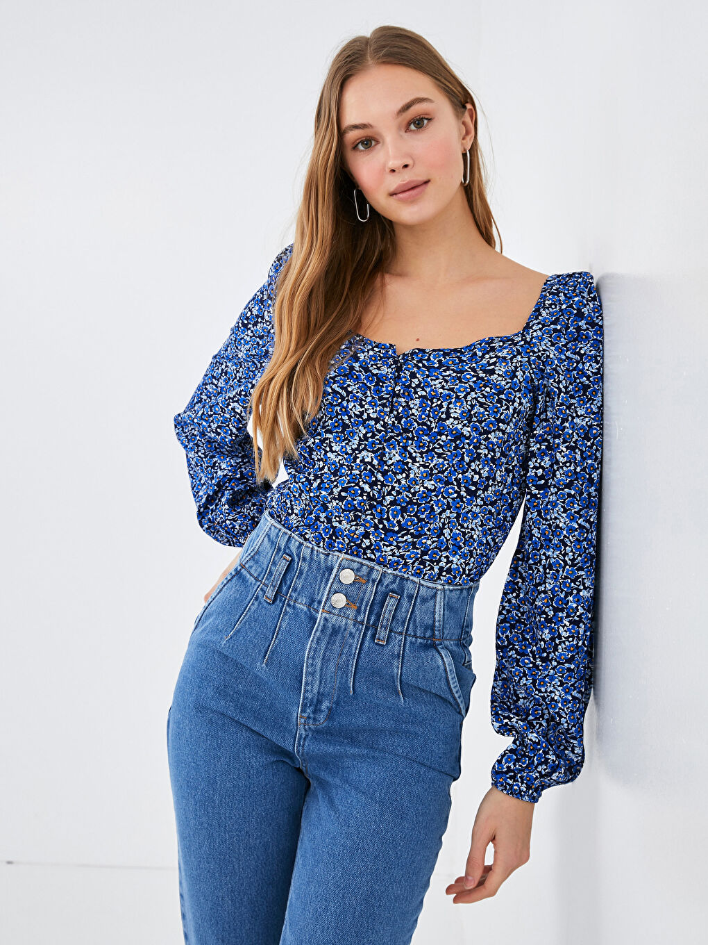 بلوزة ياقة مربعة مُزهر كم طويل نبيتي للسيدات-1