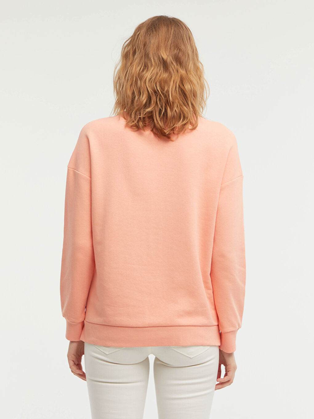 سويت شيرت نسائي برقبة دائرية وكم طويل سادة-20