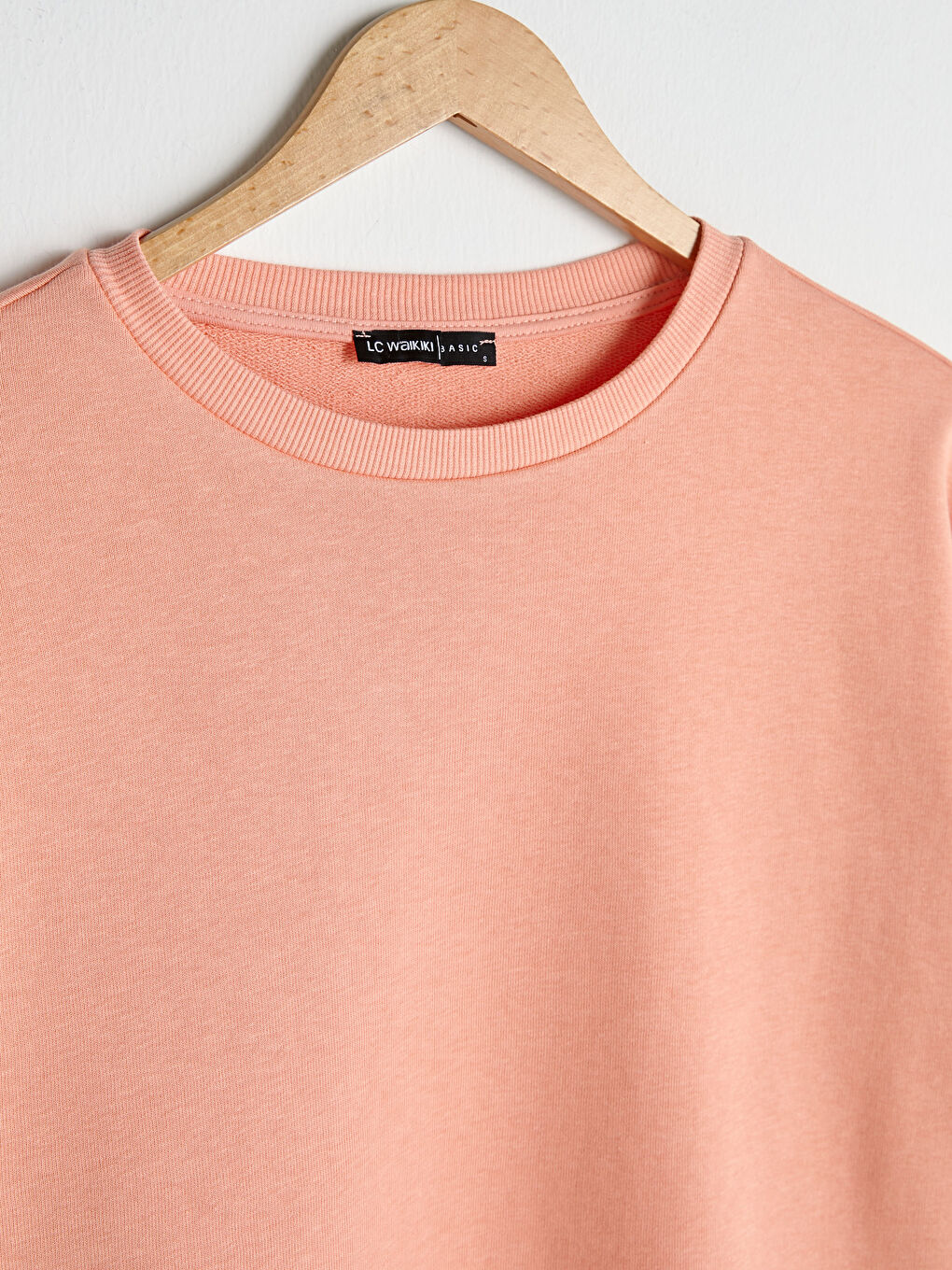 سويت شيرت نسائي برقبة دائرية وكم طويل سادة-24