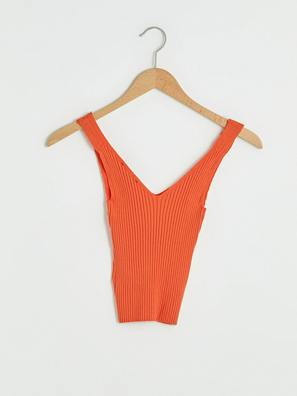 Débardeur Court à Bretelles Droites et Encolure en V pour Femmes en Tricot-9