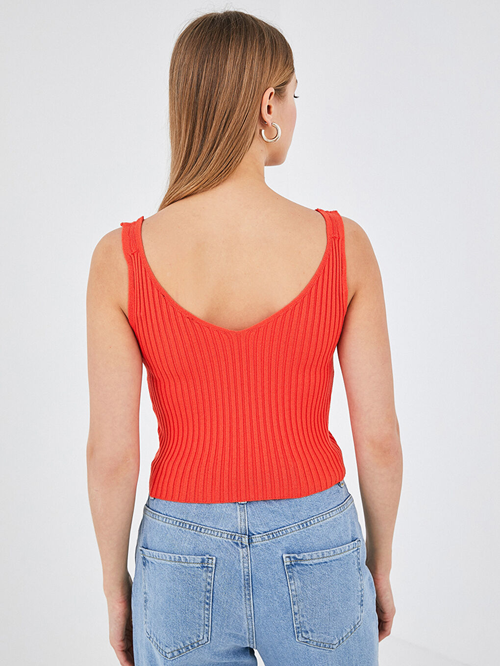 Débardeur Court à Bretelles Droites et Encolure en V pour Femmes en Tricot-5