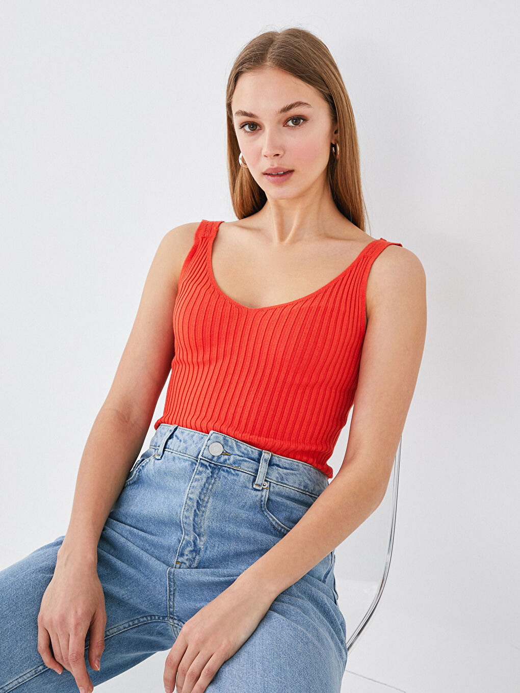 Débardeur Court à Bretelles Droites et Encolure en V pour Femmes en Tricot-6