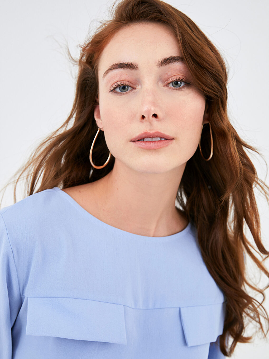 بلوزة نسائية بياقة دائرية سادة بأكمام قصيرة-2