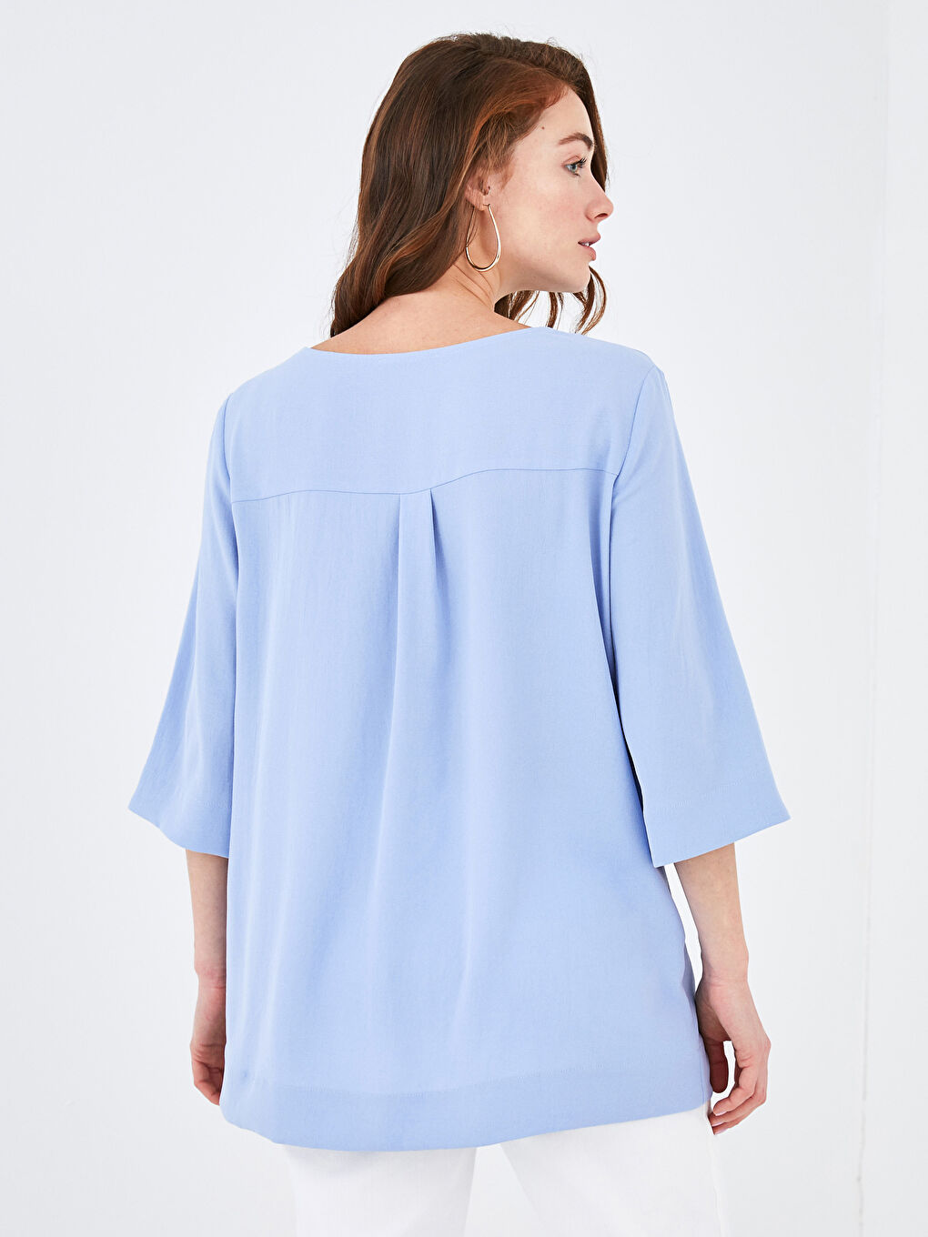 بلوزة نسائية بياقة دائرية سادة بأكمام قصيرة-3