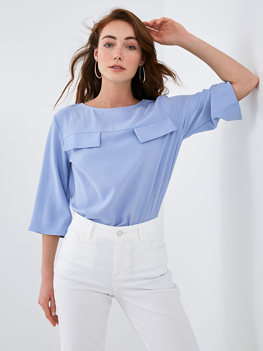 بلوزة نسائية بياقة دائرية سادة بأكمام قصيرة-4