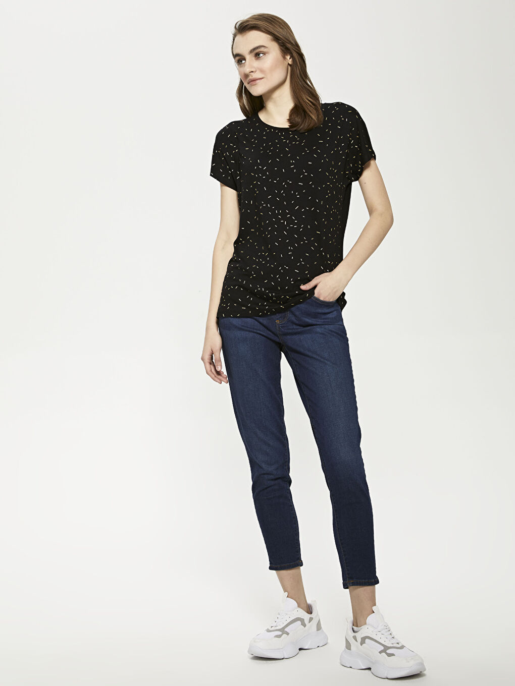 Siyah Bisiklet Yaka Baskılı Kısa Kollu Viskon Kadın Tişört-2