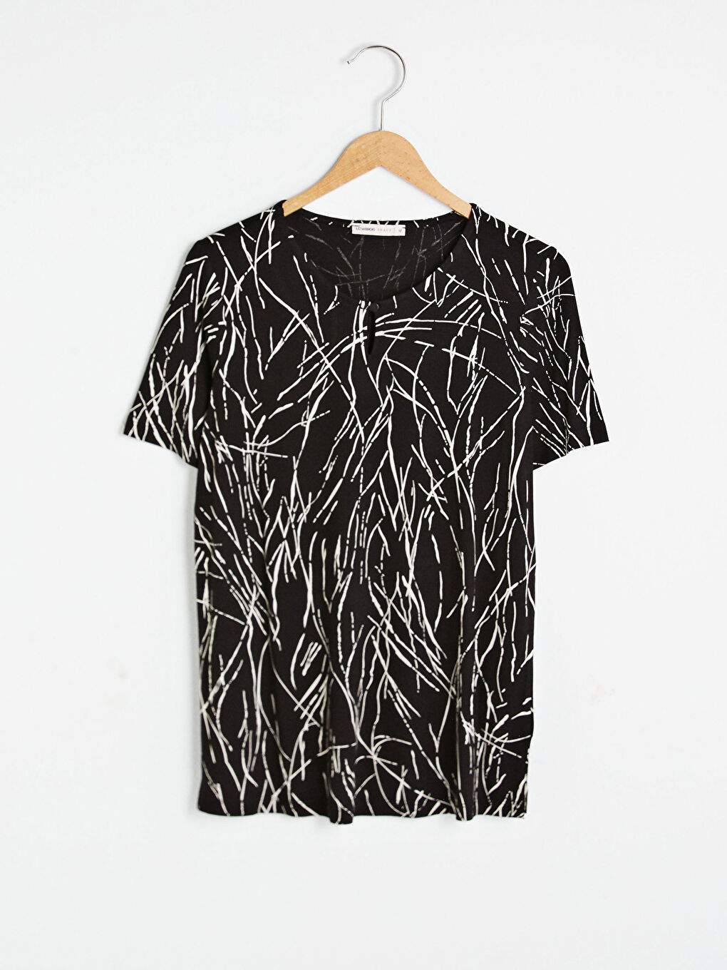 V-Neck Printed Short Sleeve Women's T-Shirt-14