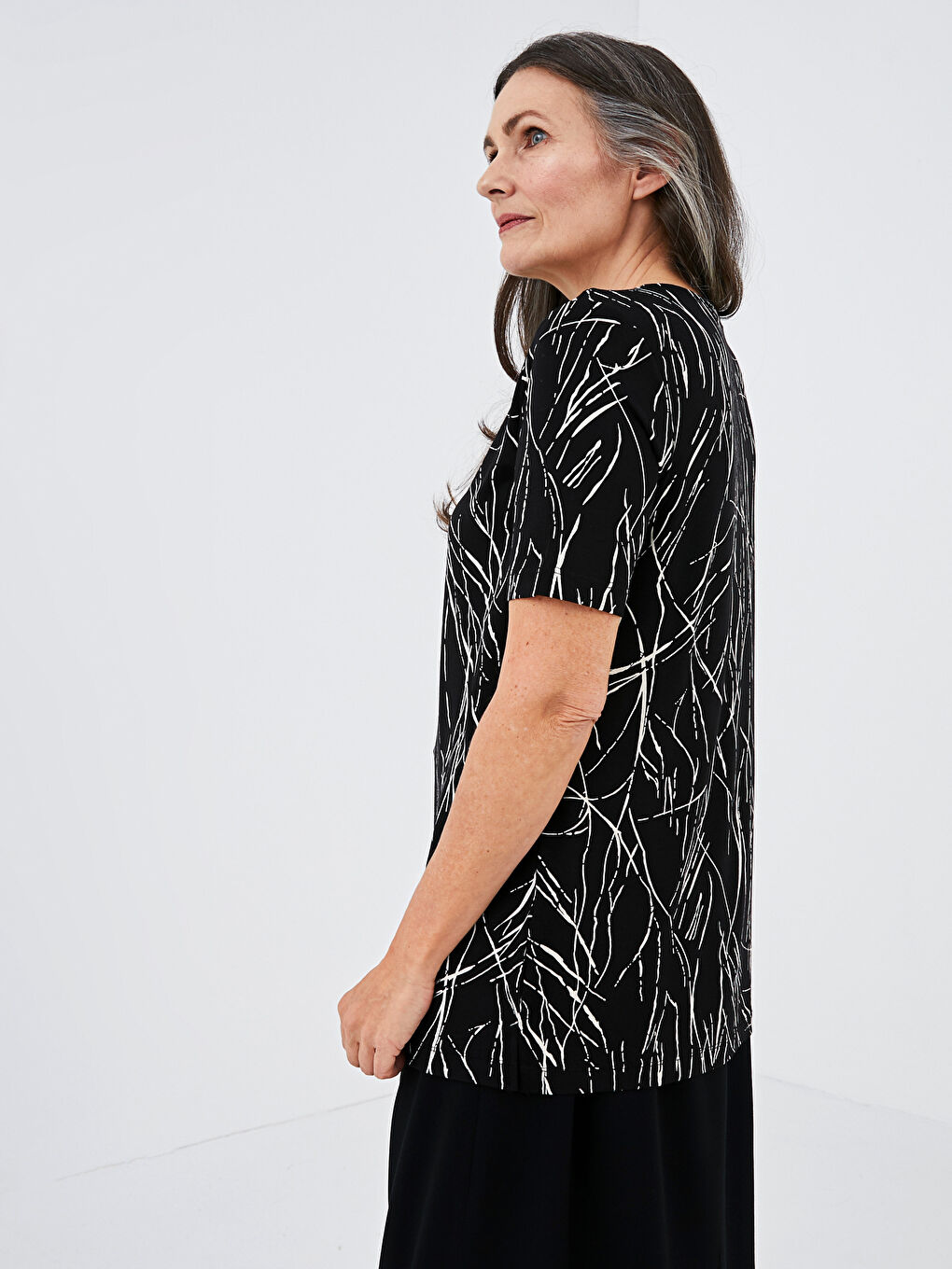 V-Neck Printed Short Sleeve Women's T-Shirt-7