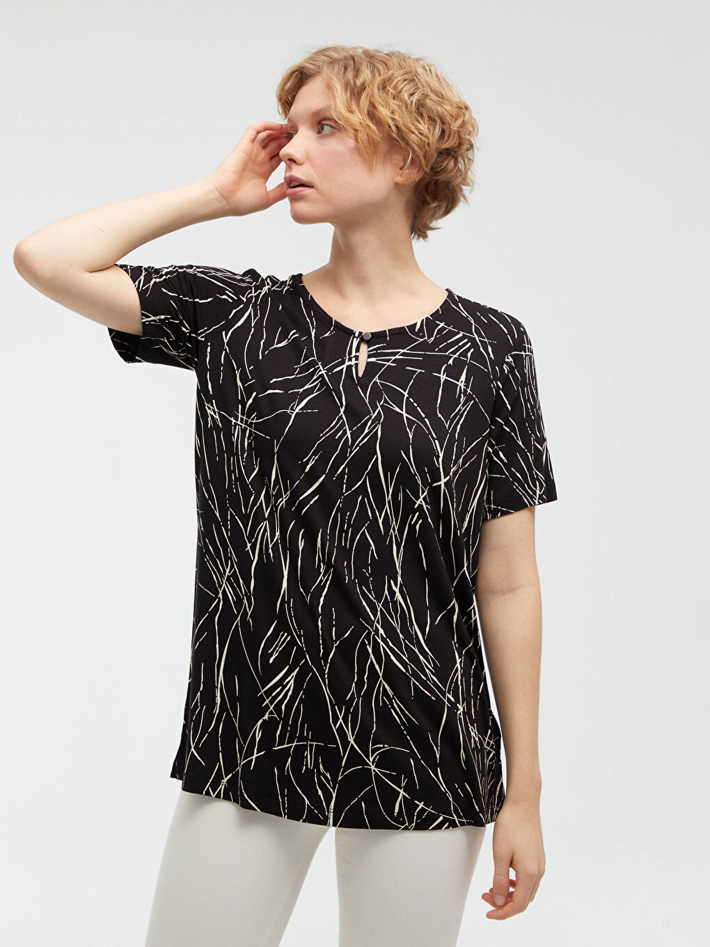 V-Neck Printed Short Sleeve Women's T-Shirt-9